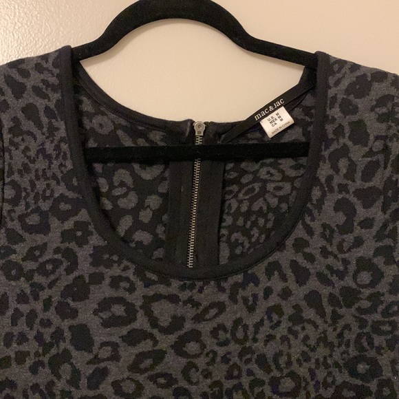 Mac & Jac leopard print, short sleeve, knitted dress, Size M - Picture 2 of 11